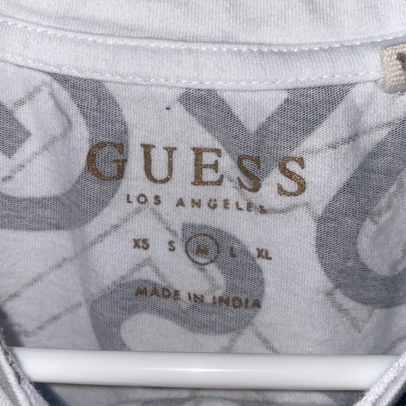 Guess T-Shirt - Picture 3 of 3